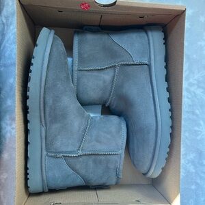 UGG Classic Mini II in Gray